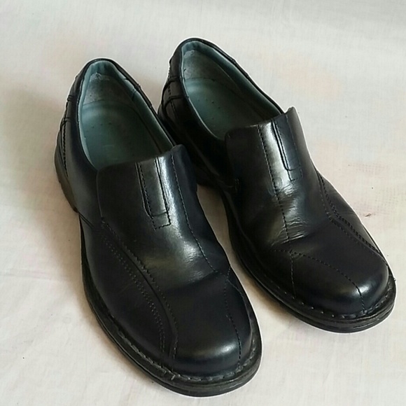 Clarks Other - Clarks Slip-on Shoes Black Size 8 M Leather